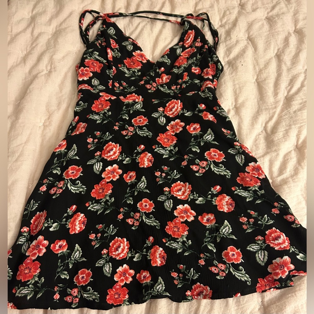 Forever 21 Floral Low Cut Top